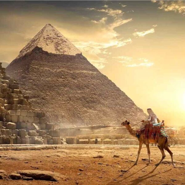 Cairo Day Trip from Luxor by Flight: Pyramids, Museum & Old Cairo